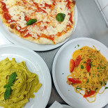 Quattro Fontana Romana Restaurant global.