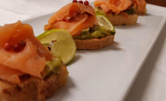 Neps Pizzeria Grill food