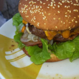 Lhamburgeria food