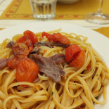 Macaja Comida