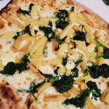 Gogo Pizza food