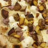 Gogo Pizza food