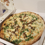Gogo Pizza food