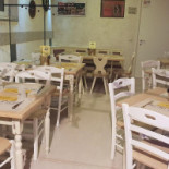 Gogo Pizza inside