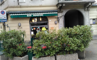 Manzoni outside