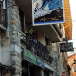 Cresta Pizzeria Exterior