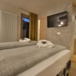 Compagnoni Inside