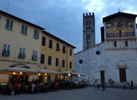 Piccola Osteria Civico 6 outside