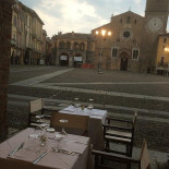 Caffè Vistarini outside