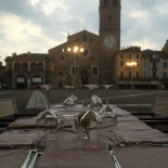 Caffè Vistarini outside