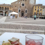 Caffè Vistarini outside