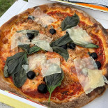 Pizzeria Da Auri (ex Pizzeria L'apizza) Comida