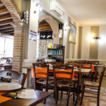 Pizzeria Da Totò E Un Pò Di Napoli inside
