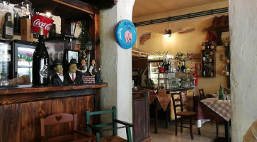 Er Vicolo inside