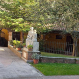 Ser Pizza Exterior