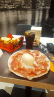El Gato Negro-hamburgeria E Lounge food