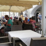 Bistro Seven Dentro