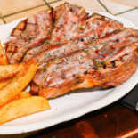 Rens E Rose Saloon food