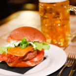 Rens E Rose Saloon food