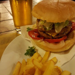 Rens E Rose Saloon food