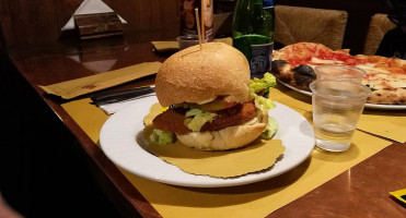 Aulularia Birreria Pizzeria Pub food