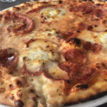 Hellweger's Pizzeria Nourriture