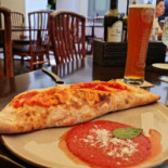 Hellweger's Pizzeria Nourriture