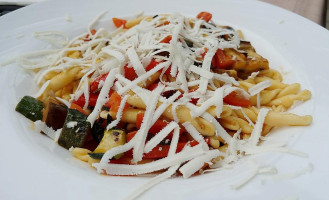 Roemerkeller Giardino food