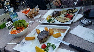 Roemerkeller Giardino food