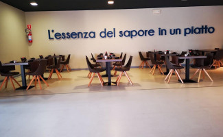 Sushikaiten Montesilvano inside