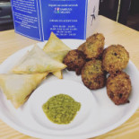 Sambuus Milano Comida