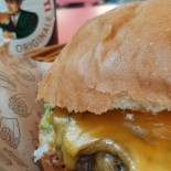 Burbee Nourriture