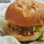 Burbee Nourriture