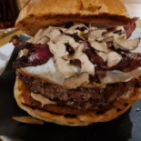 Utopia Pub Nourriture