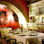 Degli Archi inside