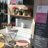 Vinello A Milano outside