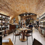 Enoteca La Dolce Vita Montepulciano inside
