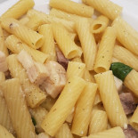 We Uagliò Comida
