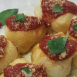 We Uagliò Comida