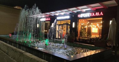Cyber Fujiyama outside
