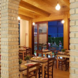 Pizzeria Lo Chalet inside