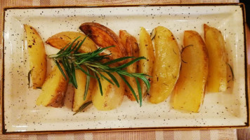 L’uva E La Volpe food