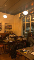 Mani In Pasta Pizzeria inside