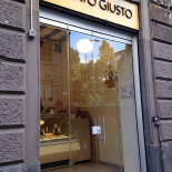 Gelato Giusto outside