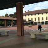 Le Clochard Cafe Exterior