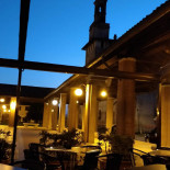 Le Clochard Cafe Exterior
