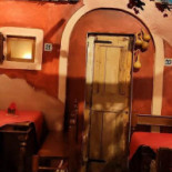 Kalispera À l'intérieur
