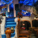 Kalispera À l'intérieur