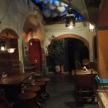 Kalispera À l'intérieur