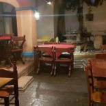 Kalispera À l'intérieur